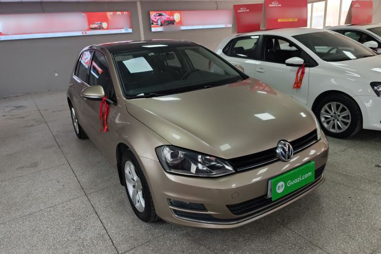 Used Volkswagen Golf 2016 230TSI Automatic Comfort Version Front Right 45 Deg