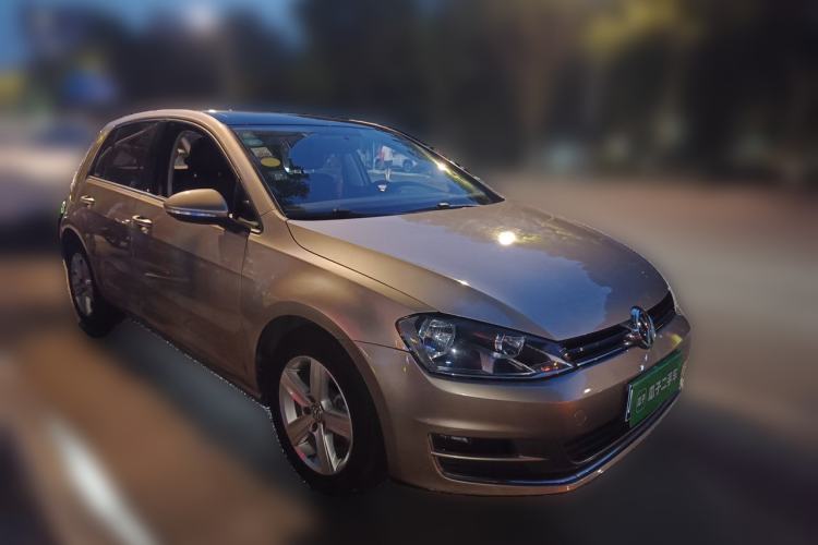 Used Volkswagen Golf 2016 1.6L Automatic Comfort Model Front Right 45 Deg