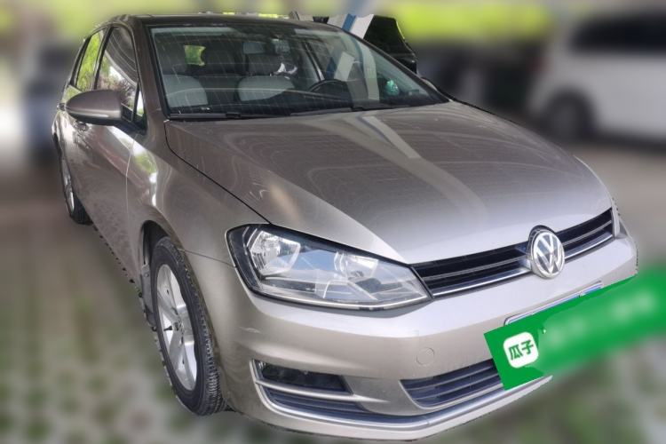 Used Volkswagen Golf 2016 230TSI Automatic Comfort Version Front Right 45 Deg
