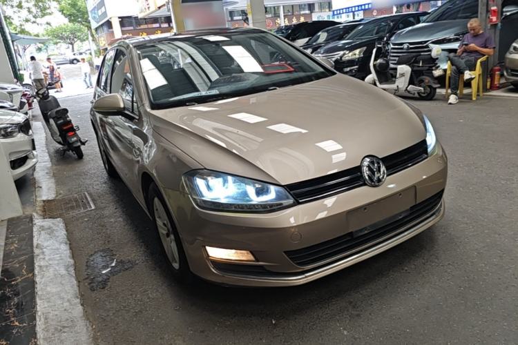 Used Volkswagen Golf 2016 230TSI Automatic Comfort Version Front Right 45 Deg