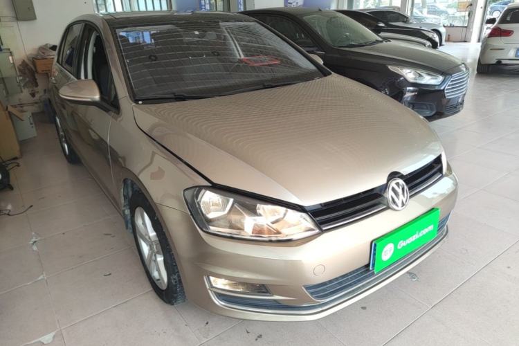 Used Volkswagen Golf 2016 230TSI Automatic Comfort Version Front Right 45 Deg