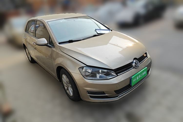 Used Volkswagen Golf 2016 1.6L Manual Fashion Edition Front Right 45 Deg