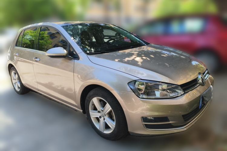 Used Volkswagen Golf 2016 230TSI Automatic Comfort Version Front Right 45 Deg