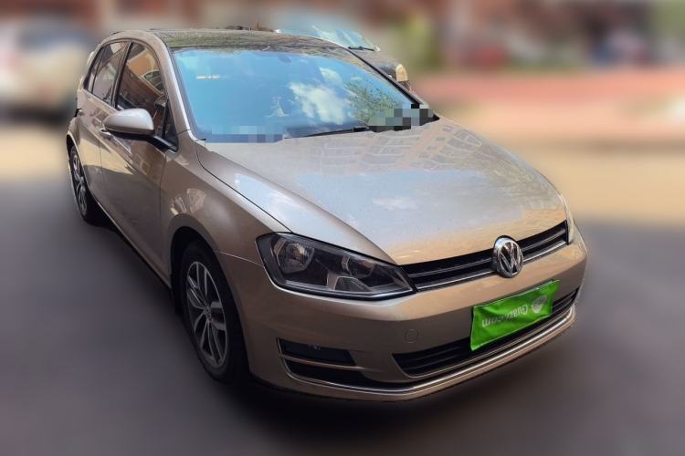 Used Volkswagen Golf 2016 230TSI Automatic Luxury Version Front Right 45 Deg