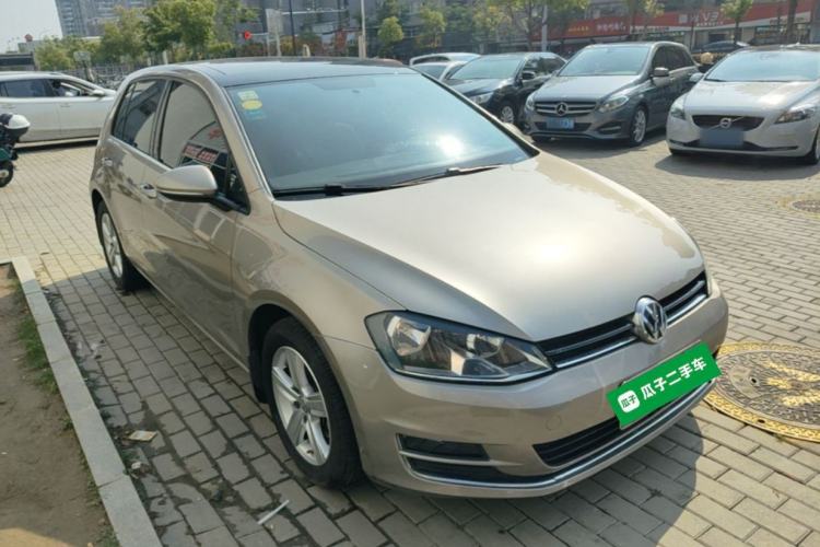Used Volkswagen Golf 2016 230TSI Manual Comfort Version Front Right 45 Deg