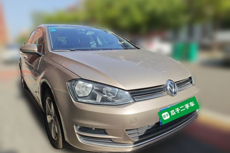 Used Volkswagen Golf 2016 230TSI Automatic Comfort Version Front Right 45 Deg