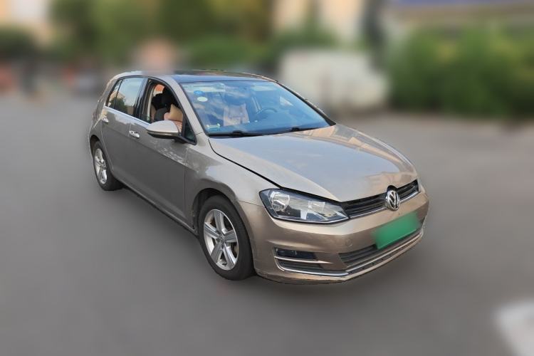 Used Volkswagen Golf 2016 1.6L Automatic Comfort Model Front Right 45 Deg