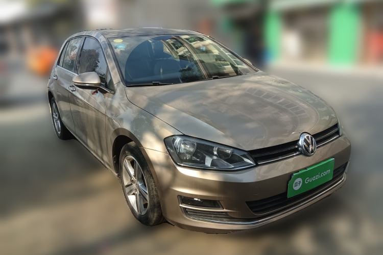 Used Volkswagen Golf 2016 230TSI Automatic Comfort Version Front Right 45 Deg