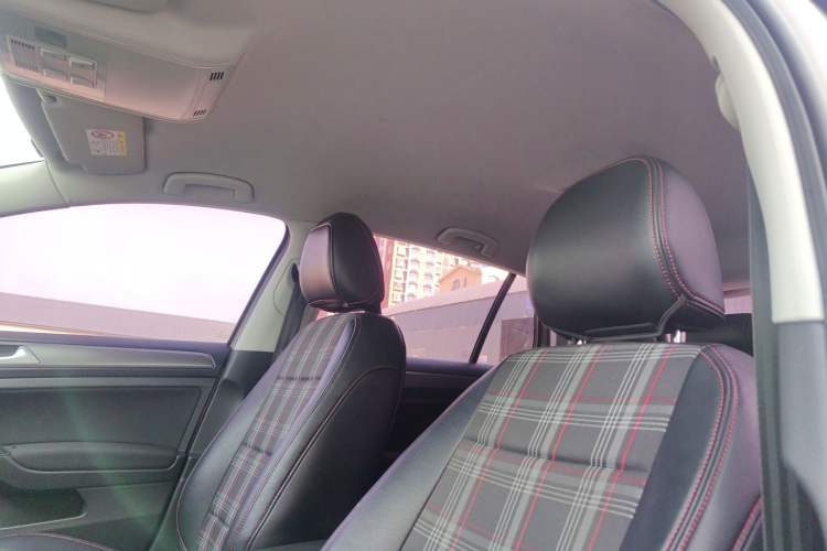 Used Volkswagen Golf 2016 1.6L Manual Fashion Edition Headliner