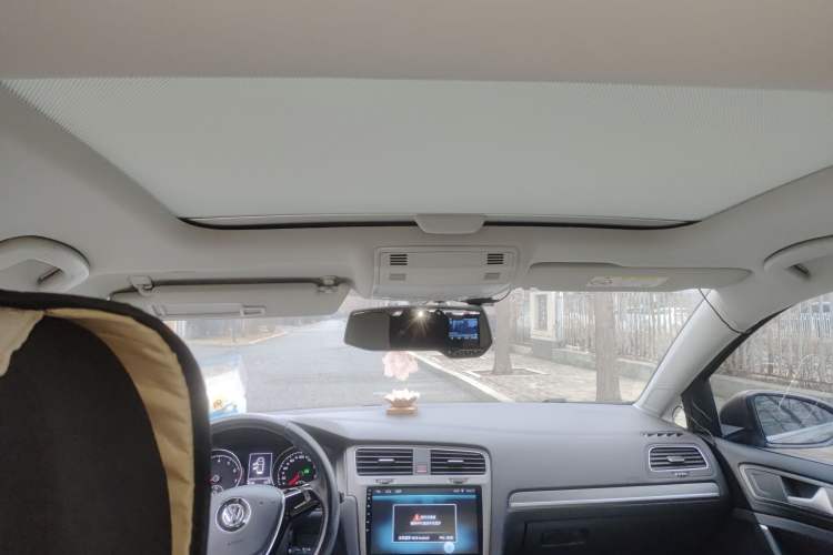 Used Volkswagen Golf 2016 230TSI Automatic Comfort Version Headliner