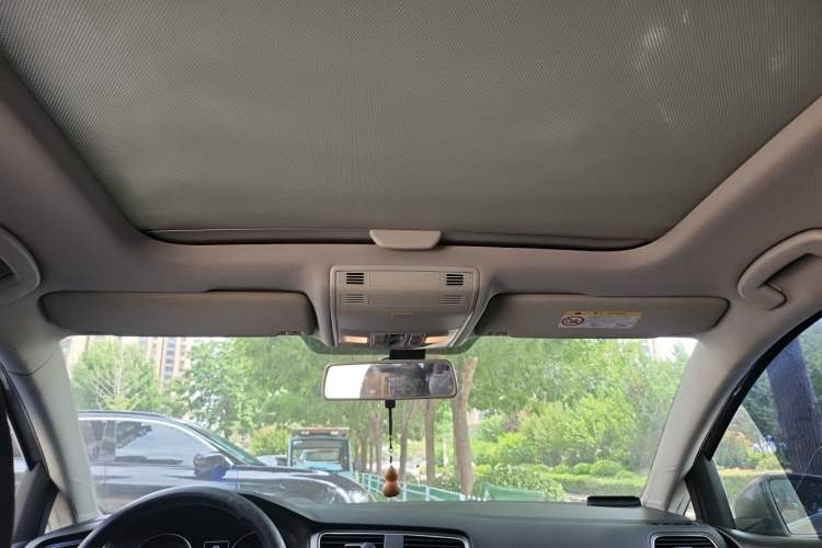 Used Volkswagen Golf 2016 230TSI Automatic Comfort Version Headliner