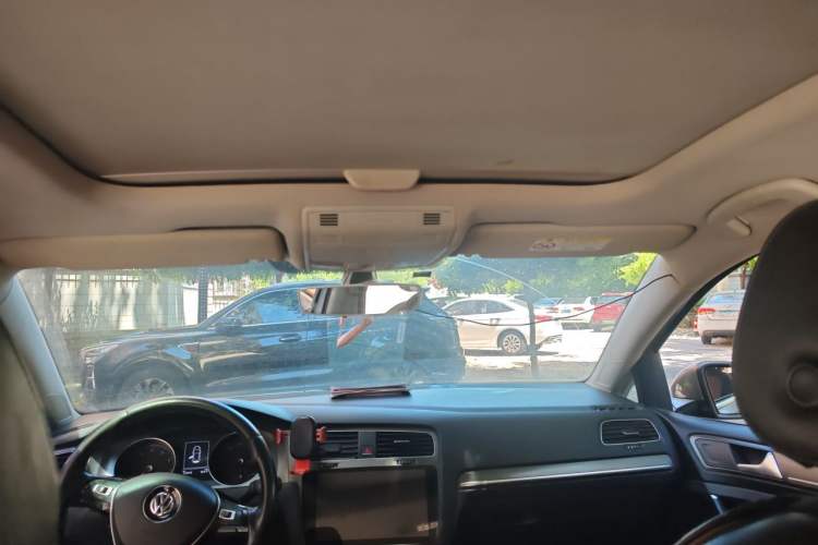 Used Volkswagen Golf 2016 230TSI Automatic Luxury Version Headliner