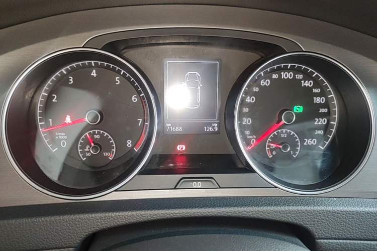 Used Volkswagen Golf 2016 230TSI Automatic Comfort Version Instrument Cluster