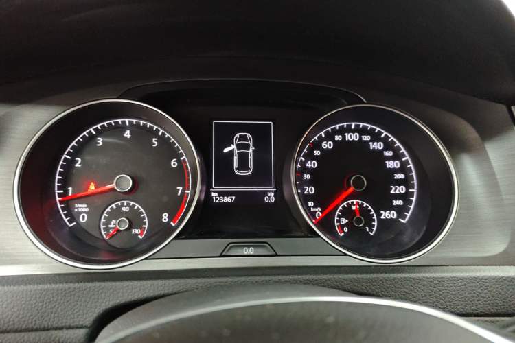 Used Volkswagen Golf 2016 230TSI Automatic Comfort Version Instrument Cluster