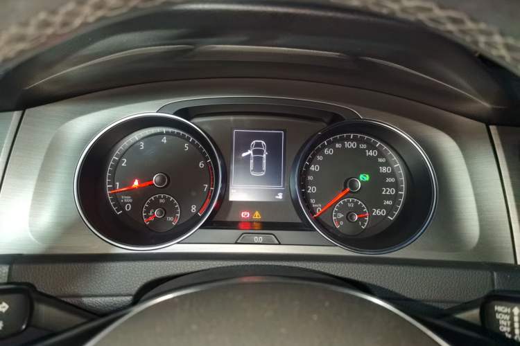 Used Volkswagen Golf 2016 230TSI Automatic Luxury Version Instrument Cluster
