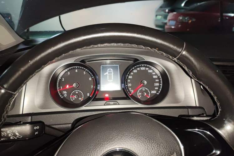 Used Volkswagen Golf 2016 230TSI Automatic Comfort Version Instrument Cluster