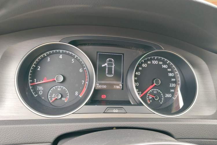Used Volkswagen Golf 2016 230TSI Automatic Comfort Version Instrument Cluster