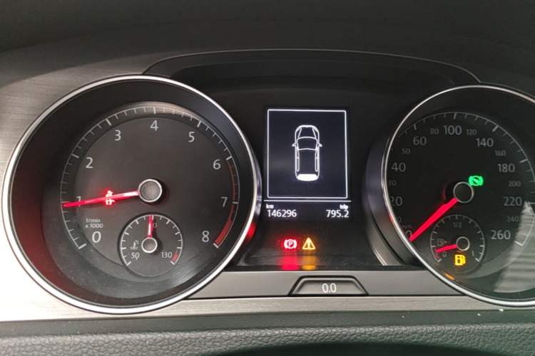 Used Volkswagen Golf 2016 230TSI Automatic Comfort Version Instrument Cluster