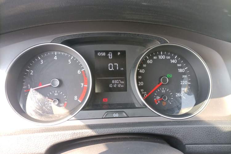 Used Volkswagen Golf 2016 1.6L Automatic Fashion Model Instrument Cluster