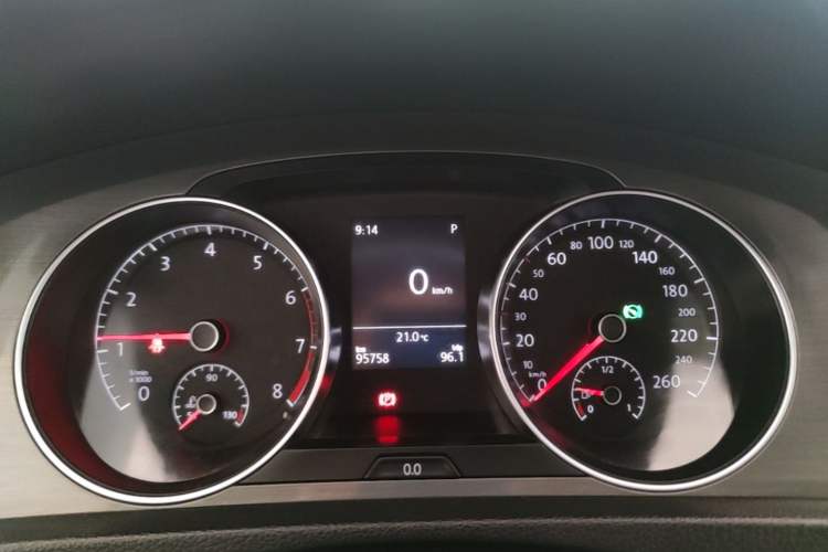 Used Volkswagen Golf 2016 230TSI Automatic Comfort Version Instrument Cluster