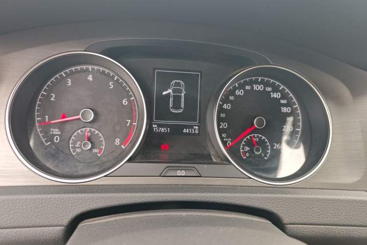 Used Volkswagen Golf 2016 230TSI Automatic Comfort Version Instrument Cluster