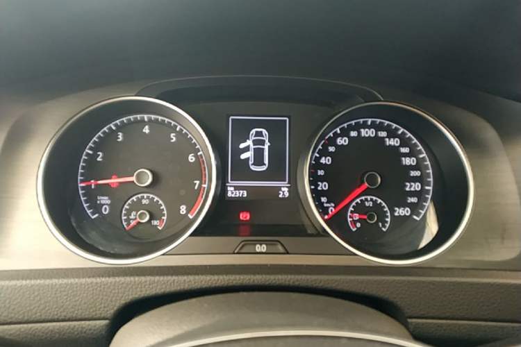 Used Volkswagen Golf 2016 230TSI Automatic Comfort Version Instrument Cluster