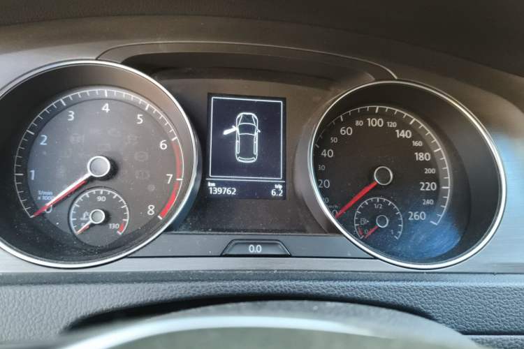 Used Volkswagen Golf 2016 230TSI Automatic Comfort Version Instrument Cluster