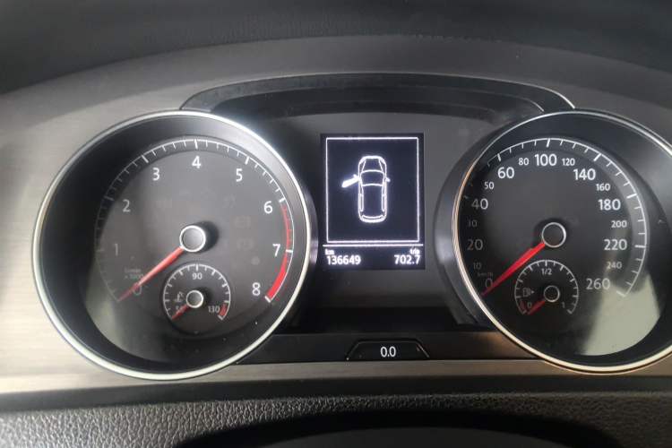 Used Volkswagen Golf 2016 230TSI Automatic Comfort Version Instrument Cluster