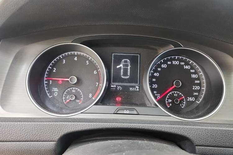 Used Volkswagen Golf 2016 230TSI Automatic Comfort Version Instrument Cluster