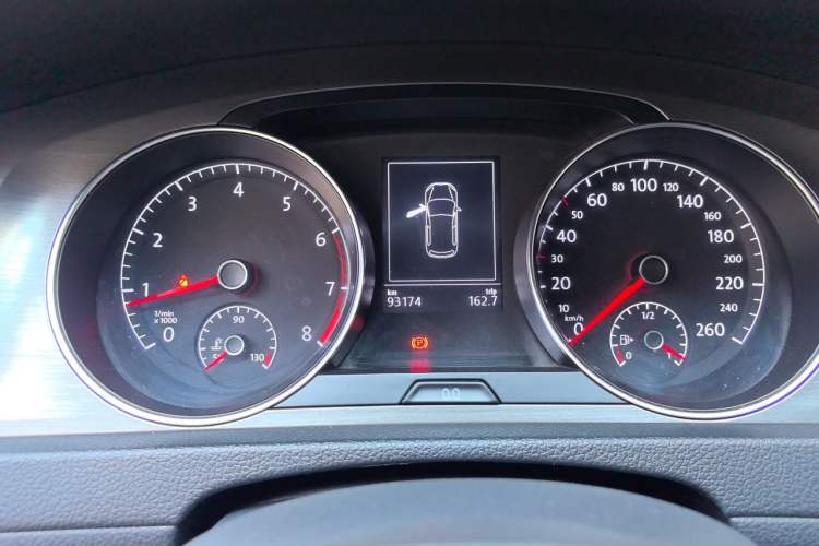 Used Volkswagen Golf 2016 230TSI Automatic Luxury Version Instrument Cluster