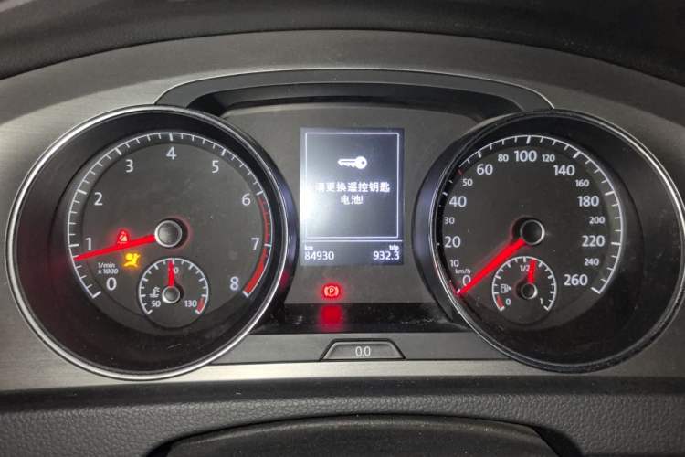 Used Volkswagen Golf 2016 230TSI Automatic Comfort Version Instrument Cluster