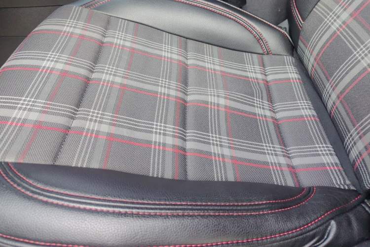Used Volkswagen Golf 2016 1.6L Manual Fashion Edition Interior 2