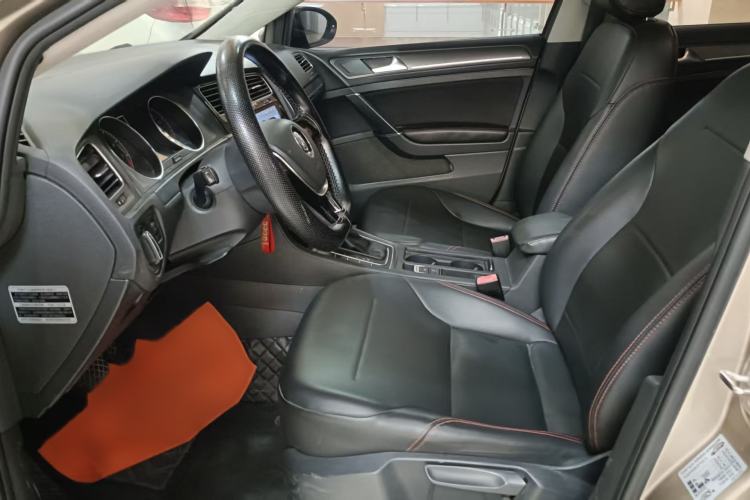 Used Volkswagen Golf 2016 230TSI Automatic Comfort Version Interior 2