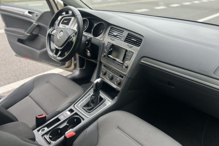 Used Volkswagen Golf 2016 1.6L Automatic Comfort Model Interior 2