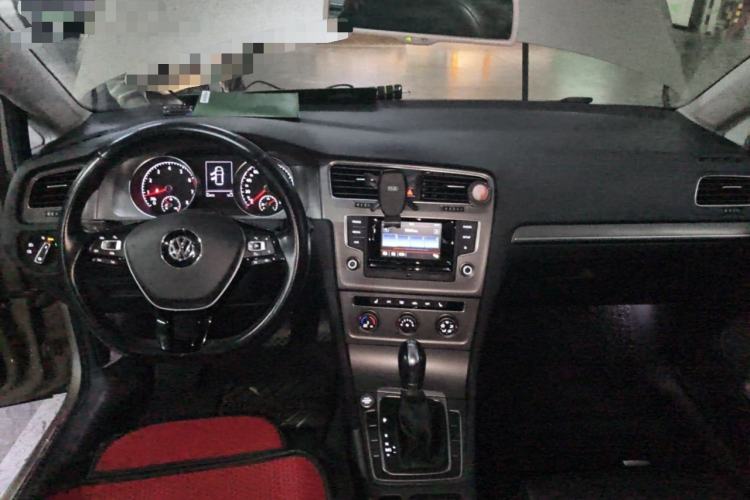Used Volkswagen Golf 2016 230TSI Automatic Luxury Version Interior 2
