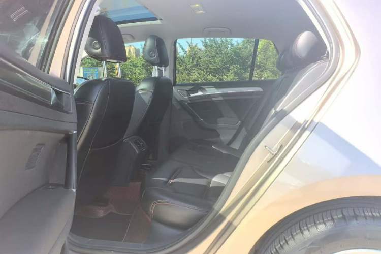 Used Volkswagen Golf 2016 1.6L Automatic Comfort Model Interior 3