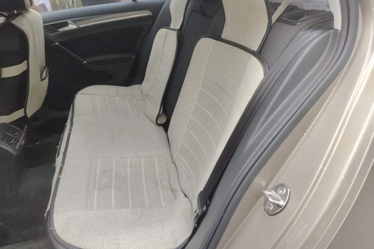 Used Volkswagen Golf 2016 230TSI Automatic Comfort Version Interior 4