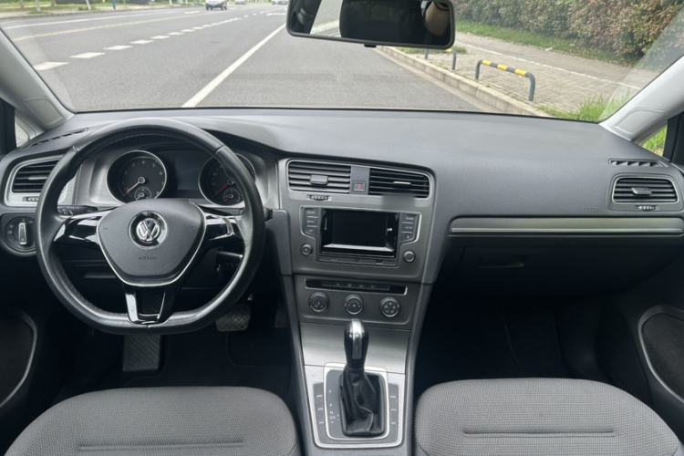 Used Volkswagen Golf 2016 1.6L Automatic Comfort Model Interior 4