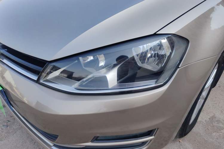 Used Volkswagen Golf 2016 1.6L Manual Fashion Edition Left Front Headlight