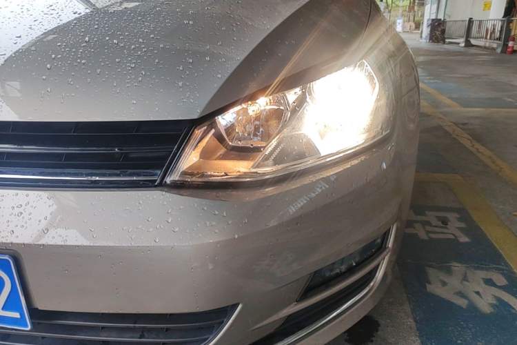 Used Volkswagen Golf 2016 230TSI Automatic Comfort Version Left Front Headlight