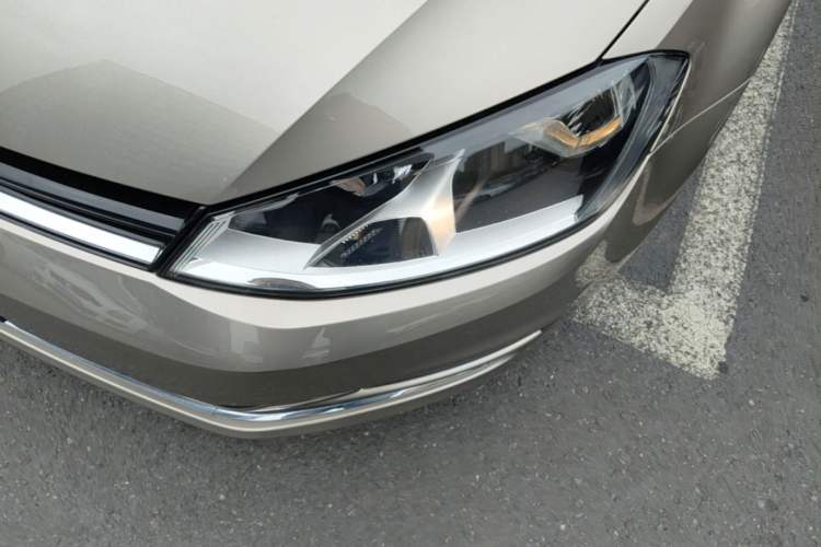 Used Volkswagen Golf 2016 230TSI Automatic Comfort Version Left Front Headlight