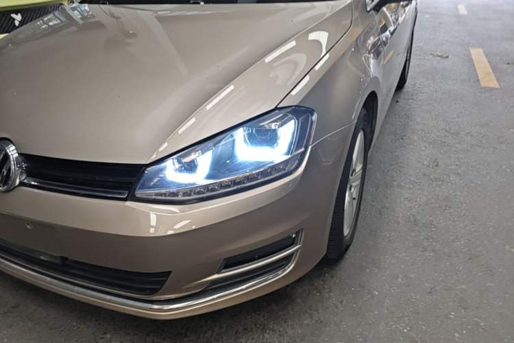 Used Volkswagen Golf 2016 230TSI Automatic Comfort Version Left Front Headlight
