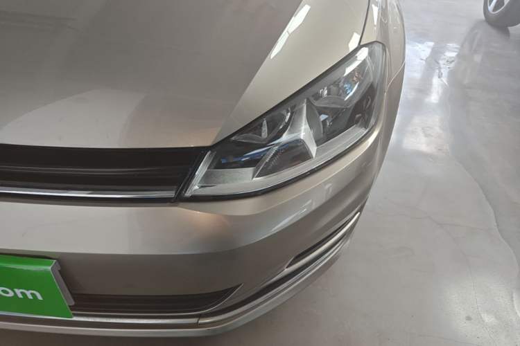 Used Volkswagen Golf 2016 1.6L Automatic Comfort Model Left Front Headlight