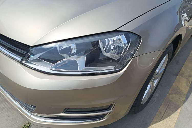 Used Volkswagen Golf 2016 1.6L Automatic Comfort Model Left Front Headlight