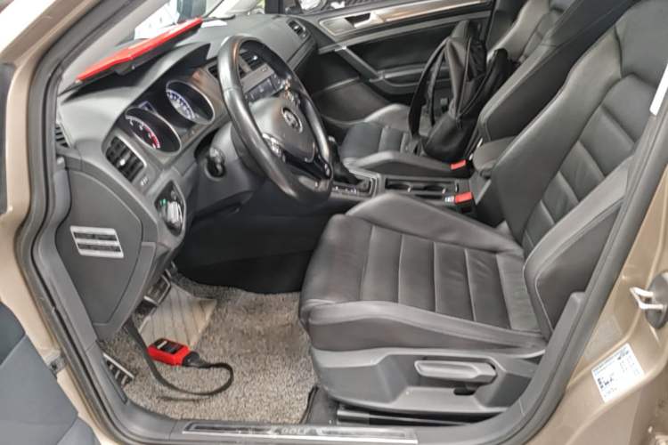 Used Volkswagen Golf 2016 230TSI Automatic Comfort Version Left Front Seat