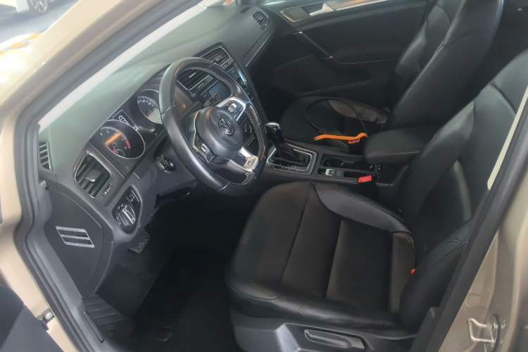 Used Volkswagen Golf 2016 230TSI Automatic Comfort Version Left Front Seat