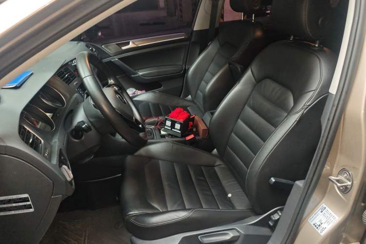 Used Volkswagen Golf 2016 230TSI Automatic Luxury Version Left Front Seat