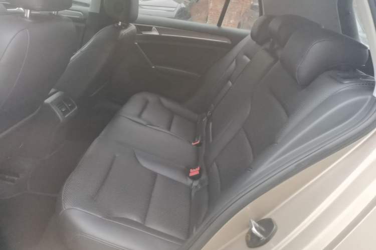 Used Volkswagen Golf 2016 1.6L Automatic Comfort Model Left Rear Seat
