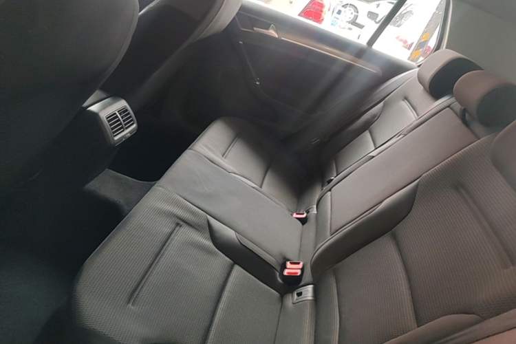 Used Volkswagen Golf 2016 230TSI Automatic Comfort Version Left Rear Seat