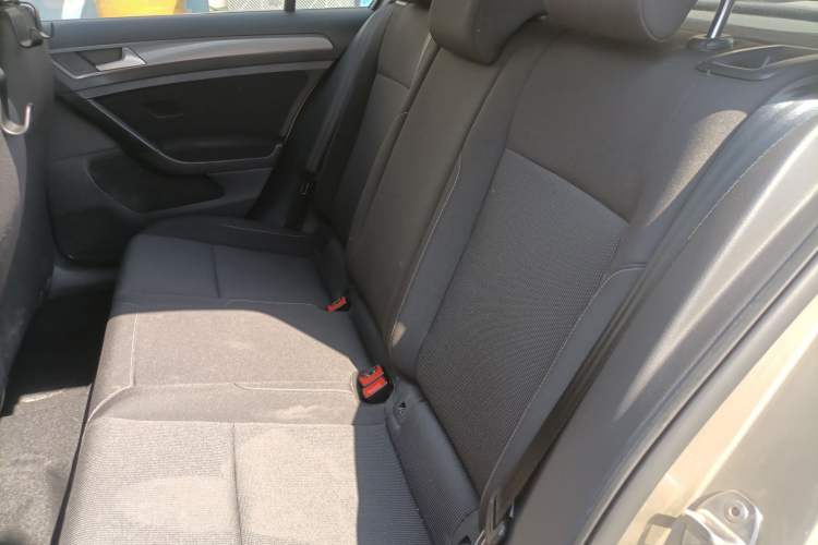 Used Volkswagen Golf 2016 1.6L Automatic Fashion Model Left Rear Seat